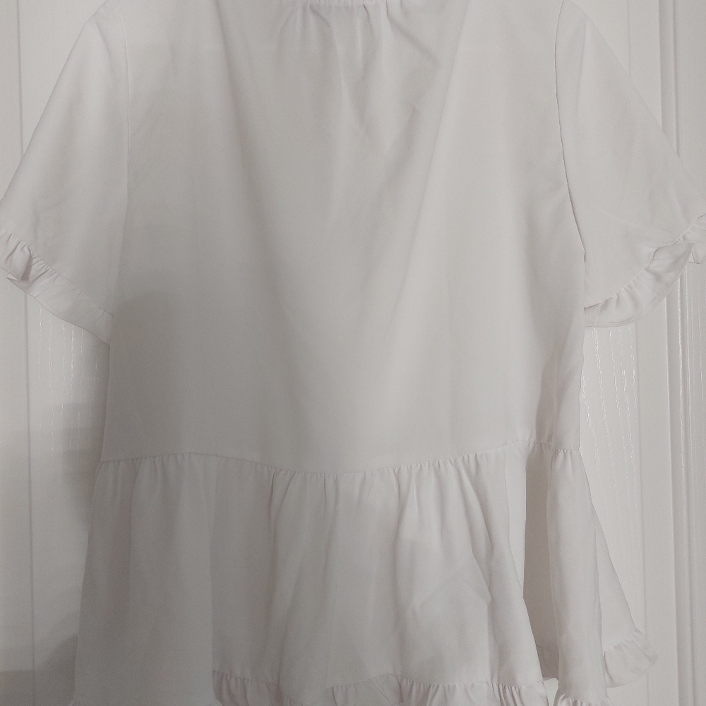 White blouse - Picture 3 of 3